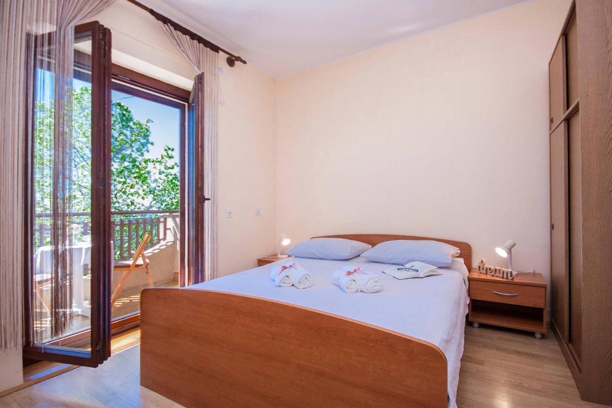 Family Apartments & Rooms Mikelin Primošten Dış mekan fotoğraf