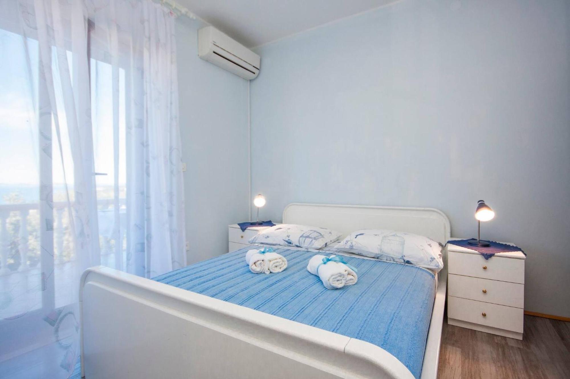 Family Apartments & Rooms Mikelin Primošten Dış mekan fotoğraf